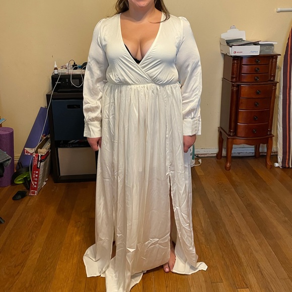 Ivory Maxi Dress - Picture 3 of 4